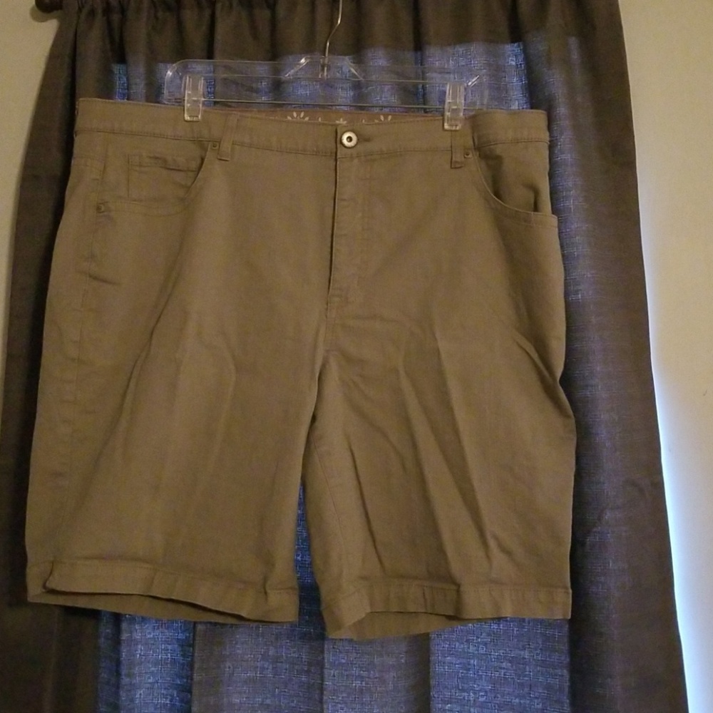 Faded Glory Bermuda Shorts in Gray/Taupe
